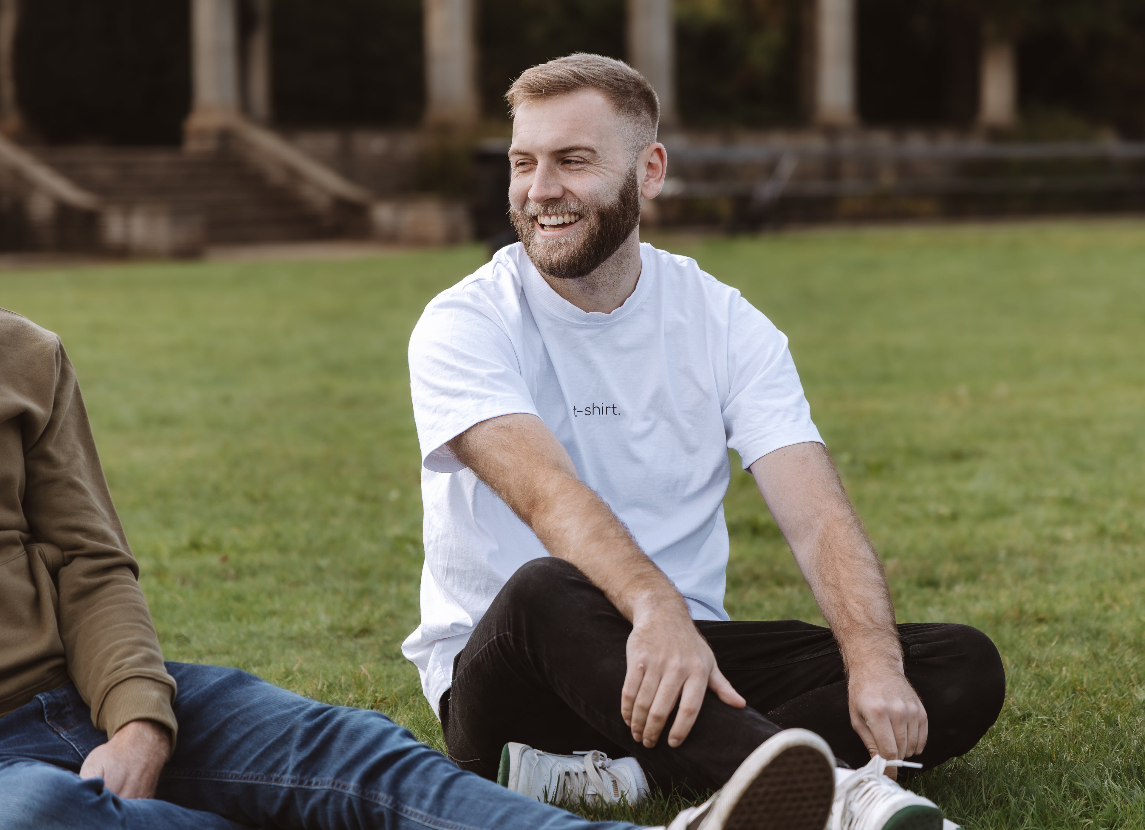 simple. t-shirt. white.
