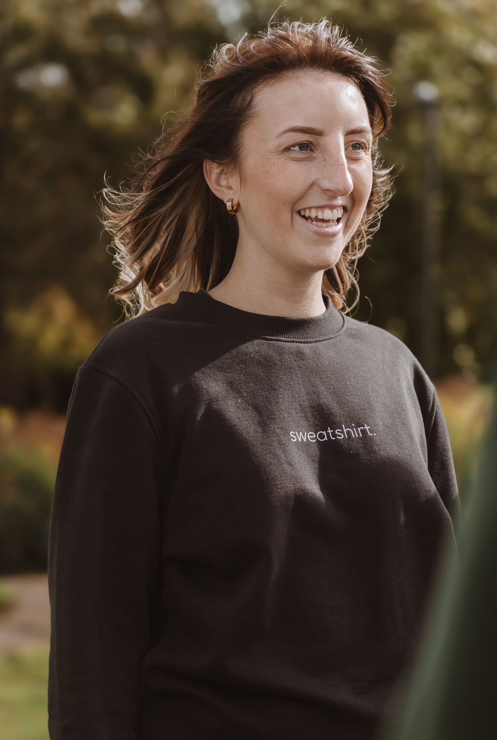 simple. sweatshirt. black.