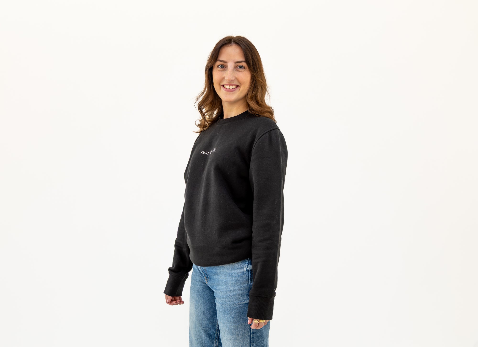 simple. sweatshirt. black.