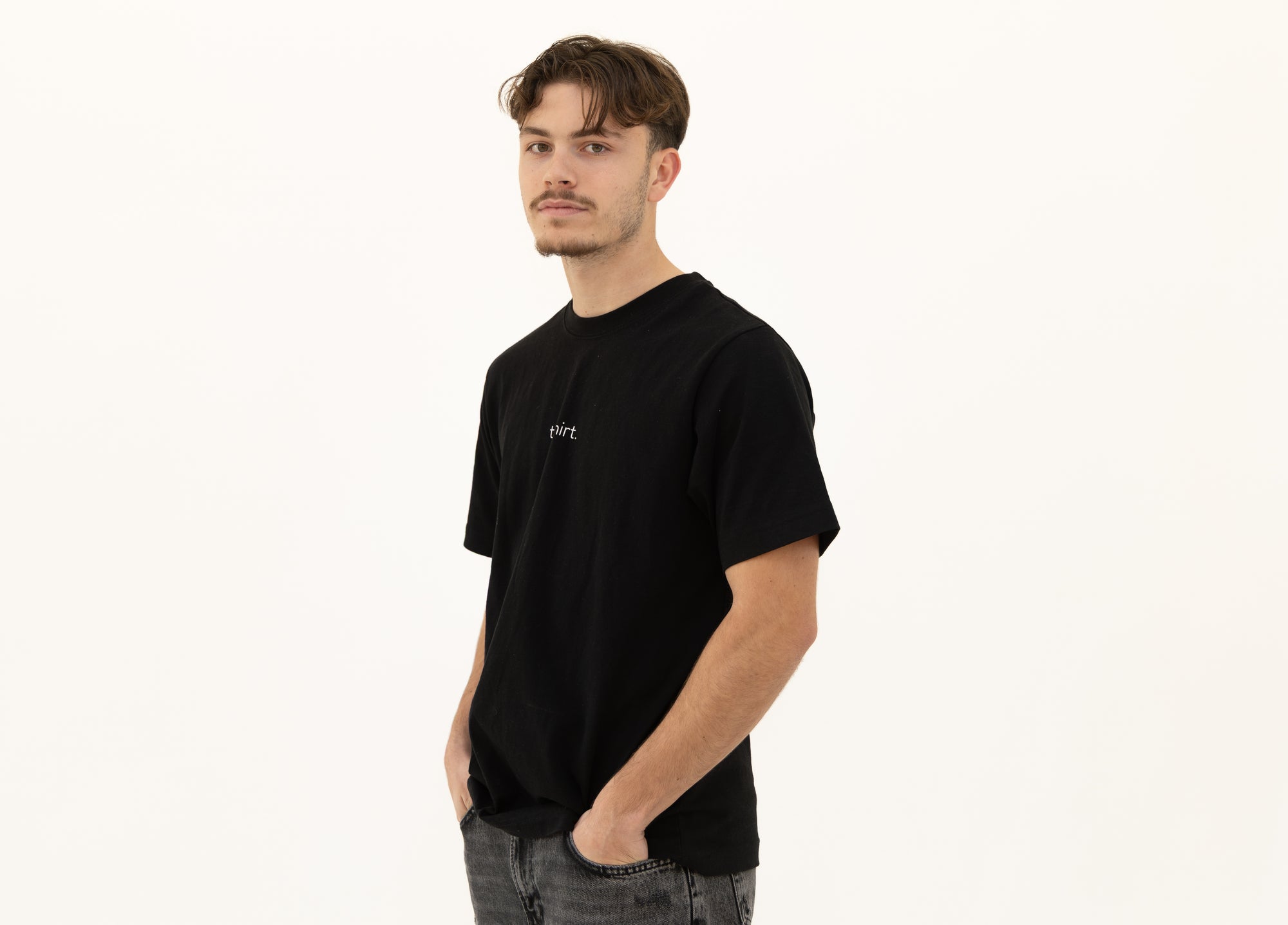simple. t-shirt. black.