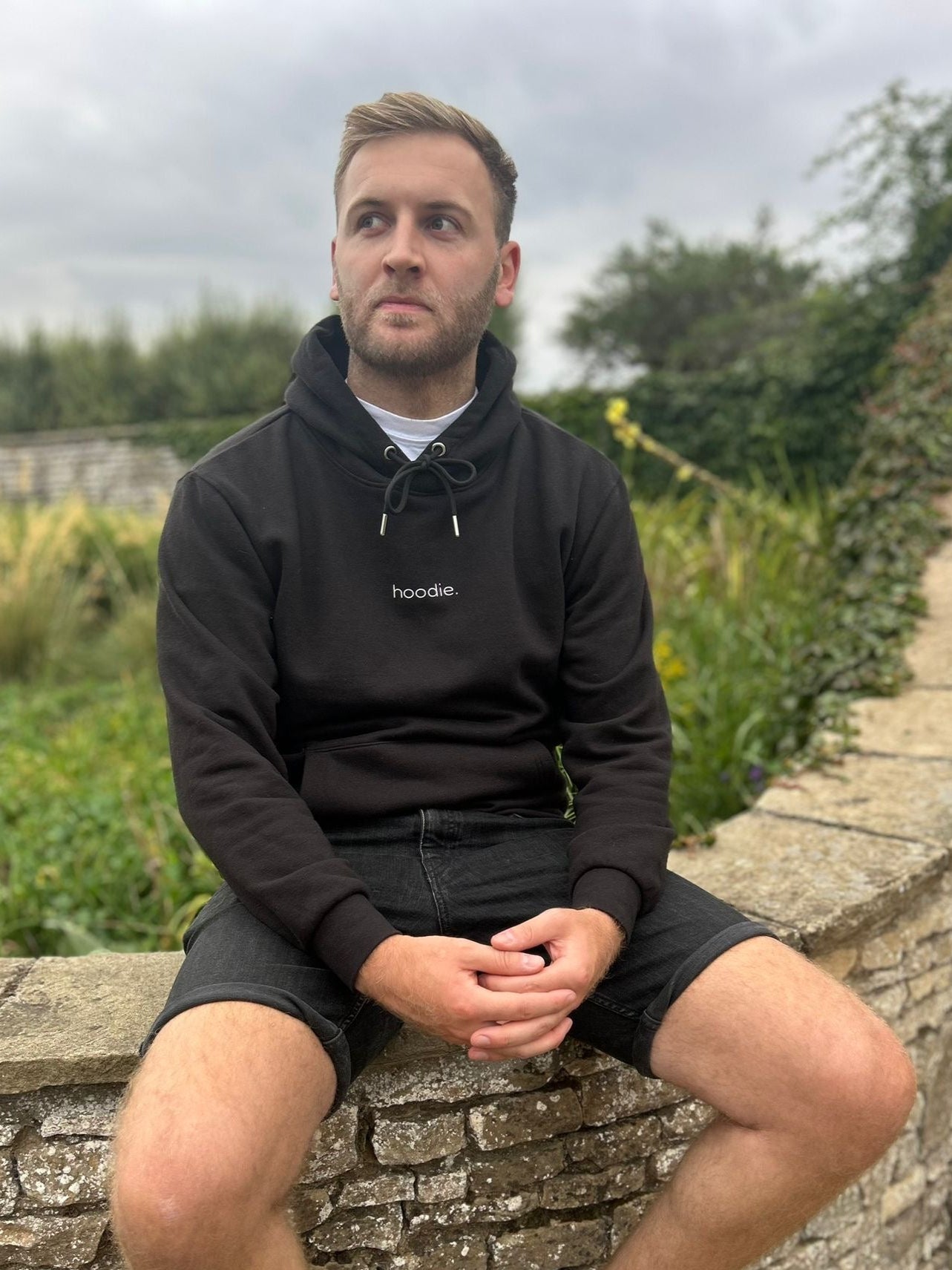 simple. hoodie. black.