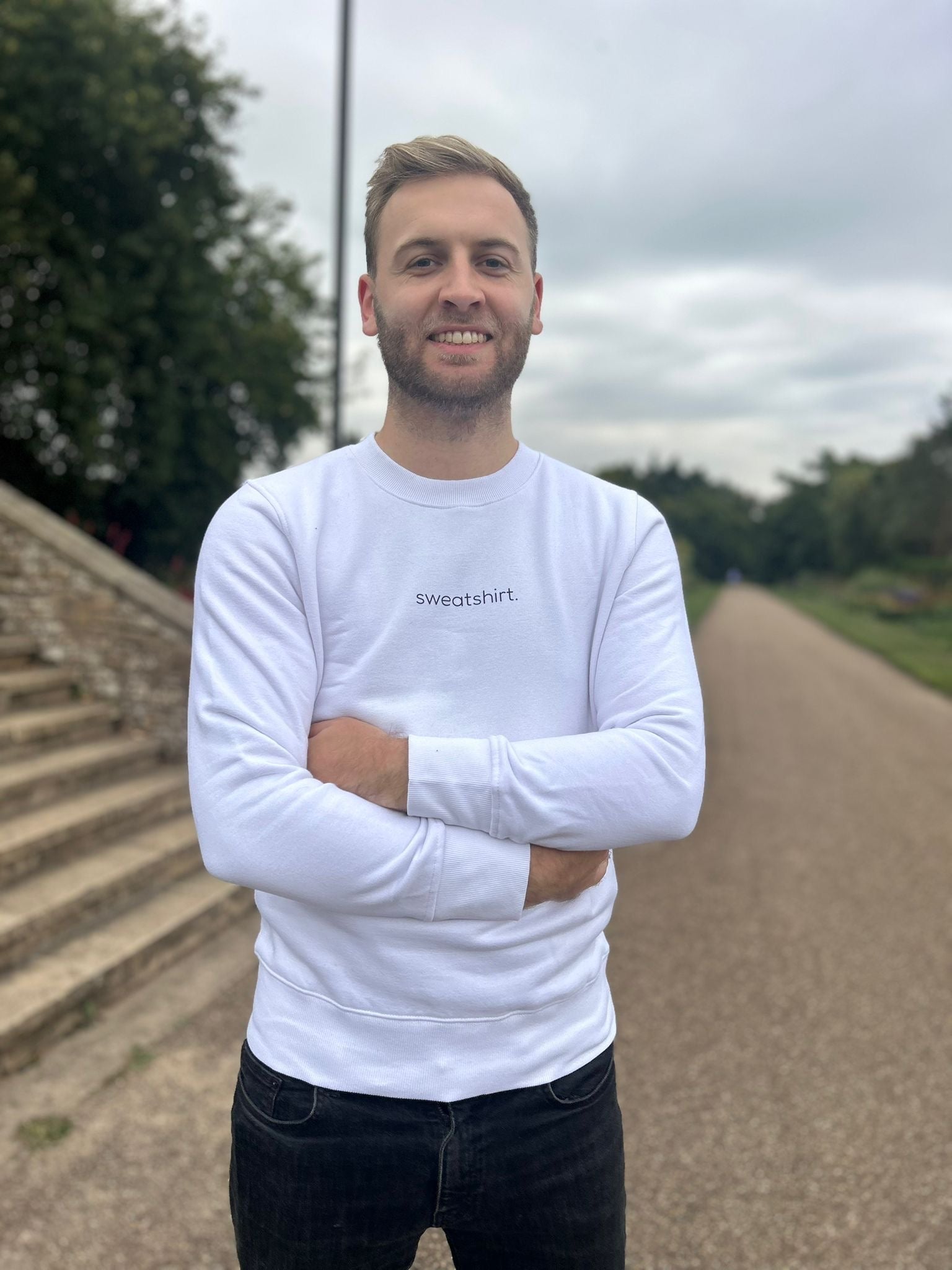 simple. sweatshirt. white.