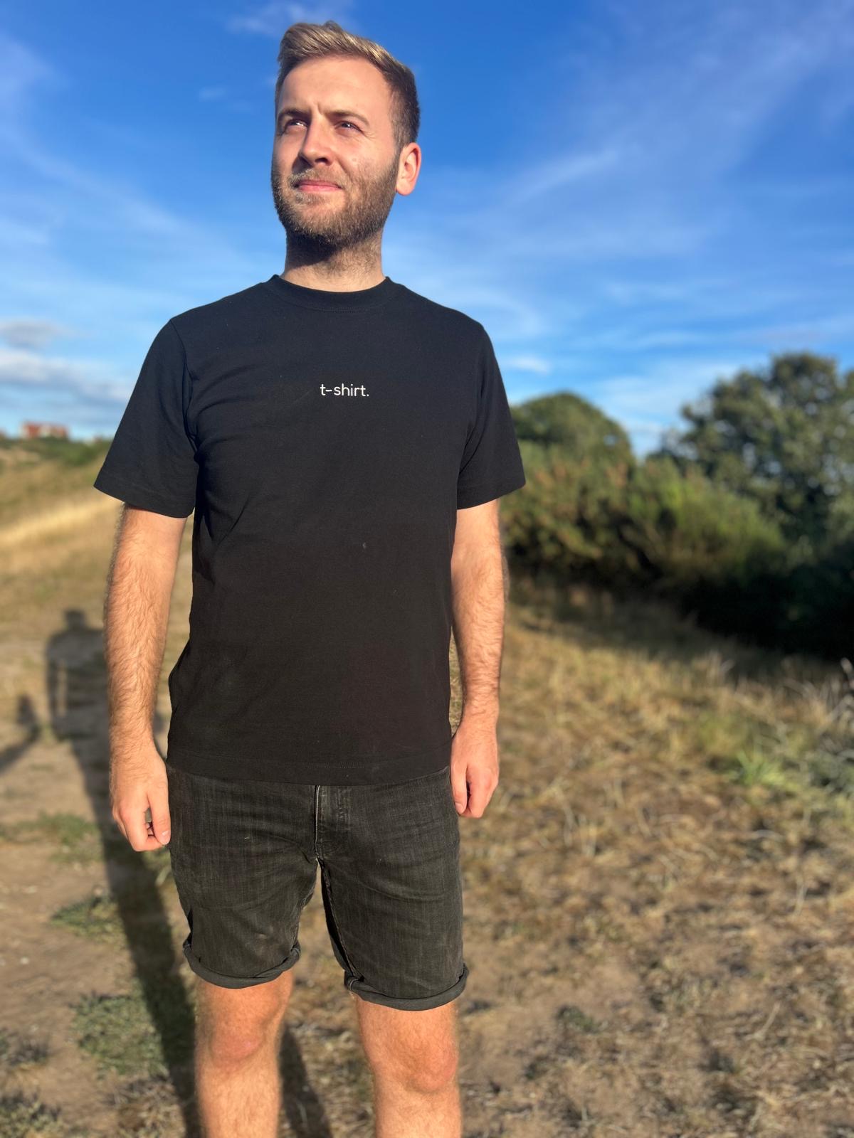 simple. t-shirt. black.