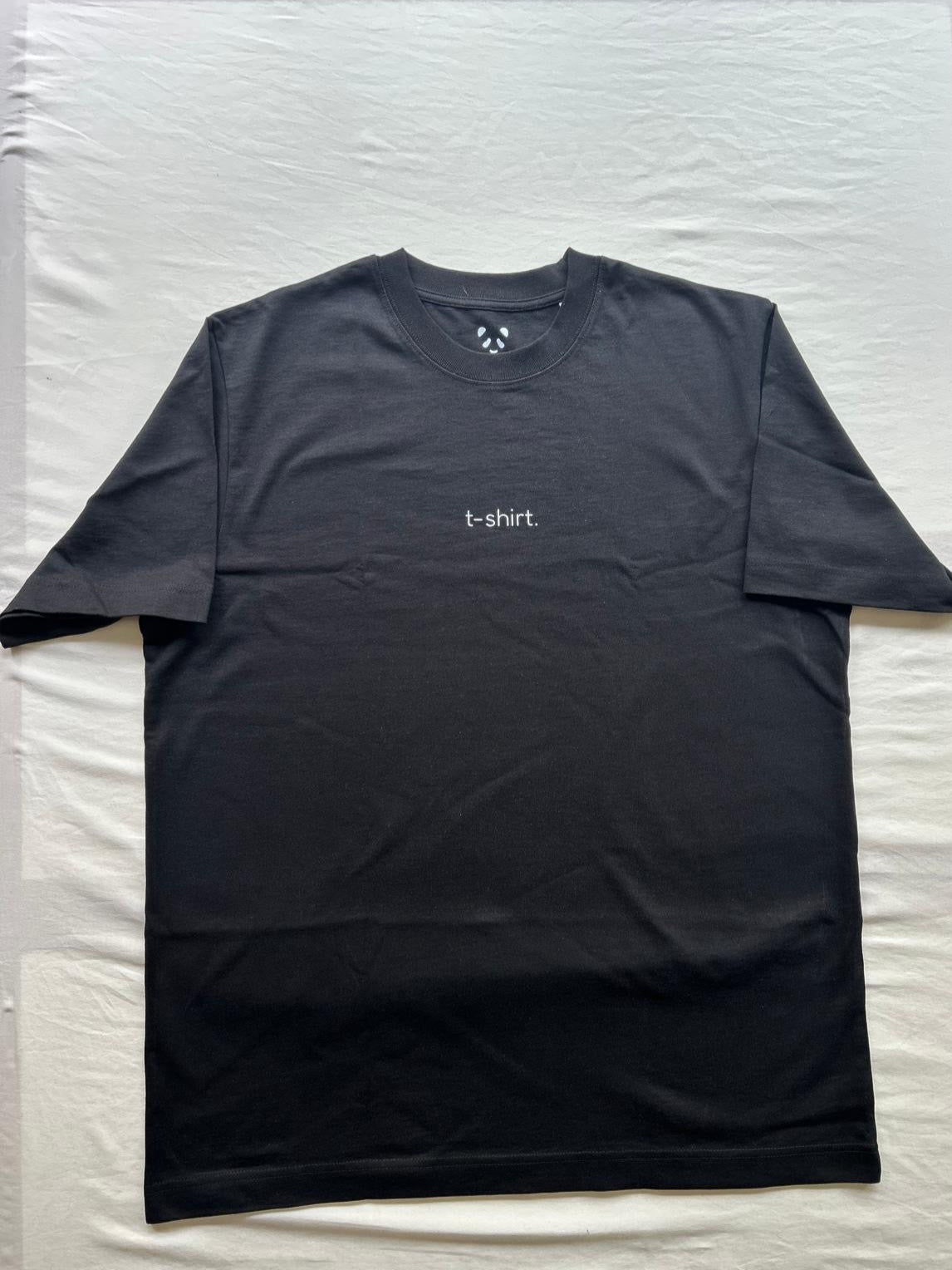 simple. t-shirt. black.