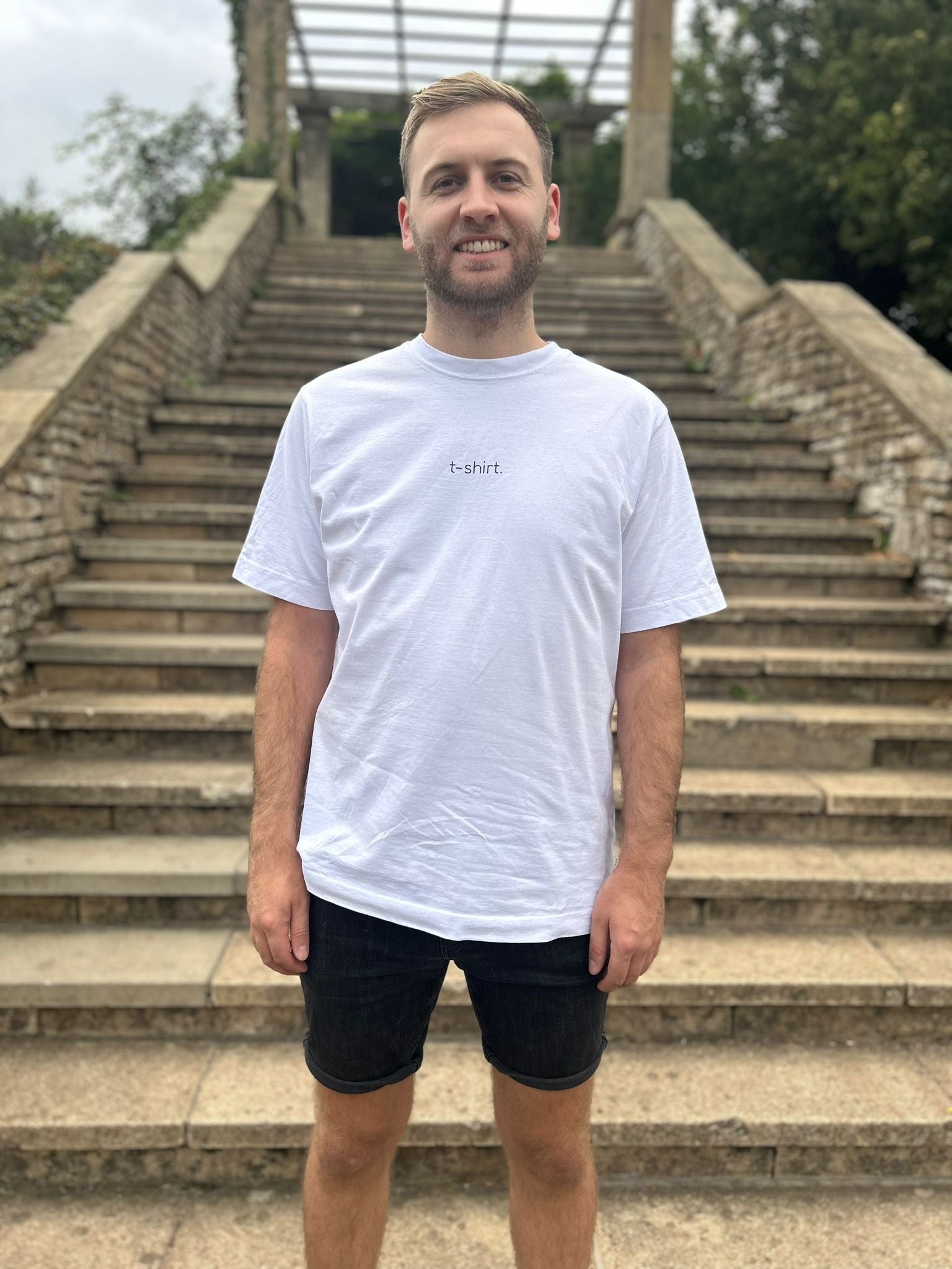 simple. t-shirt. white.